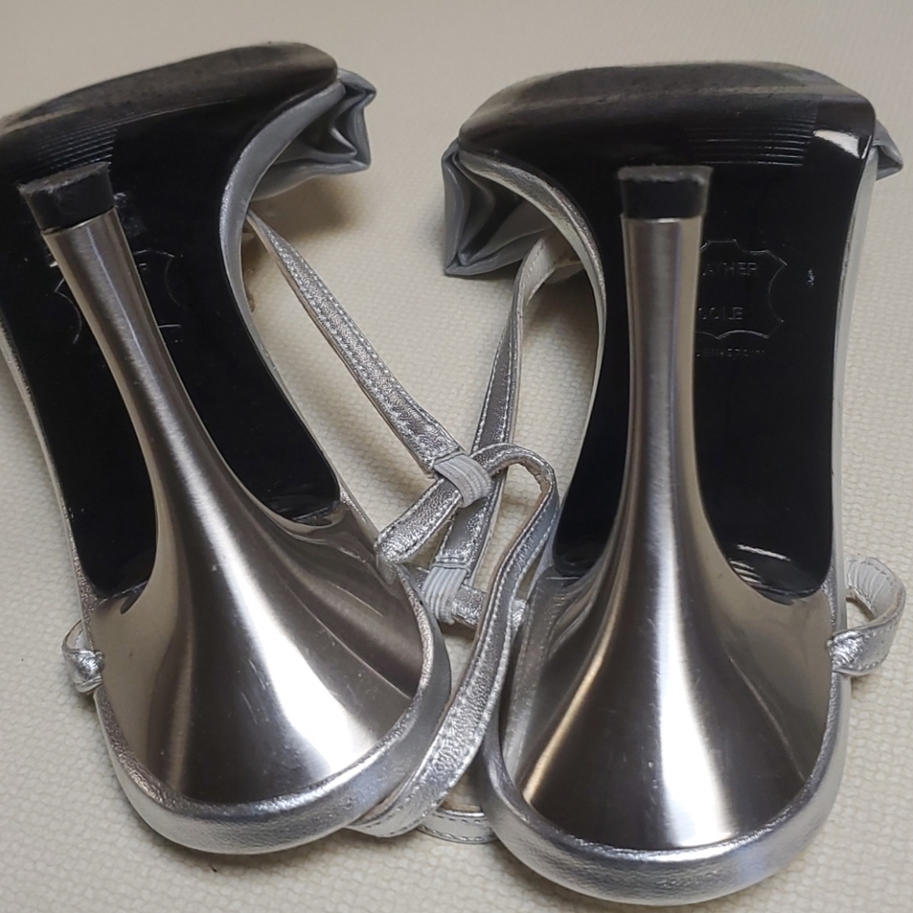 Shoe - Picture 4 of 4